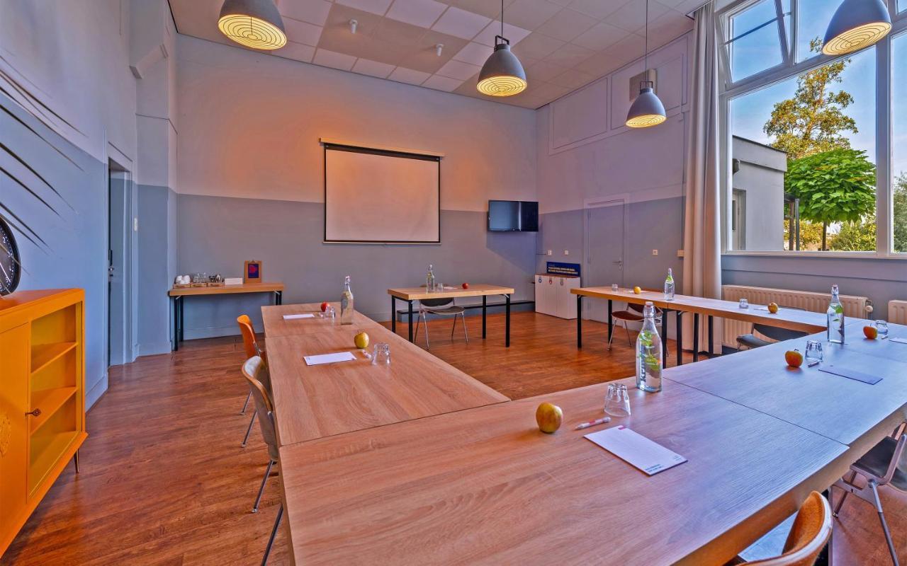 Stayokay Hostel Haarlem Bagian luar foto