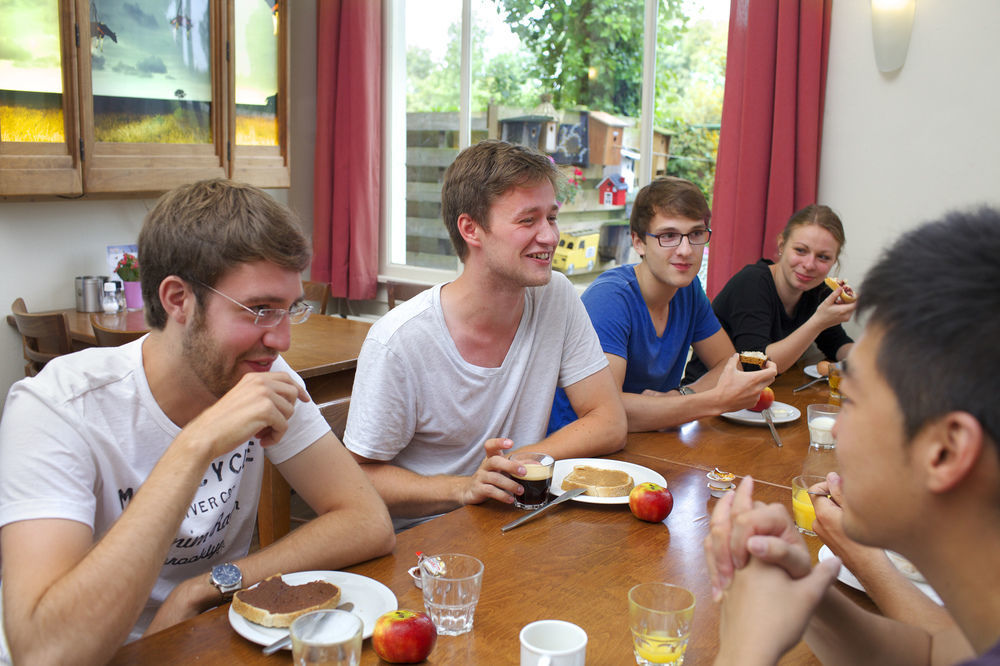 Stayokay Hostel Haarlem Bagian luar foto